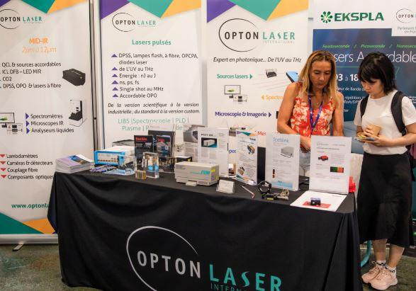 Opton laser stand